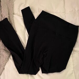 Aerie Black Chill Play Move Leggings